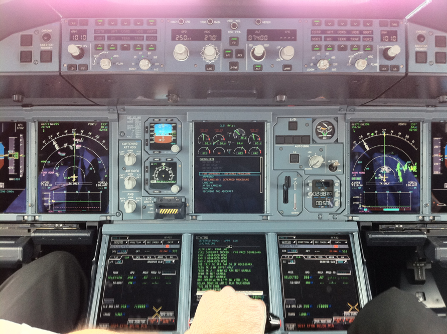 QF32-cockpit-1.jpg